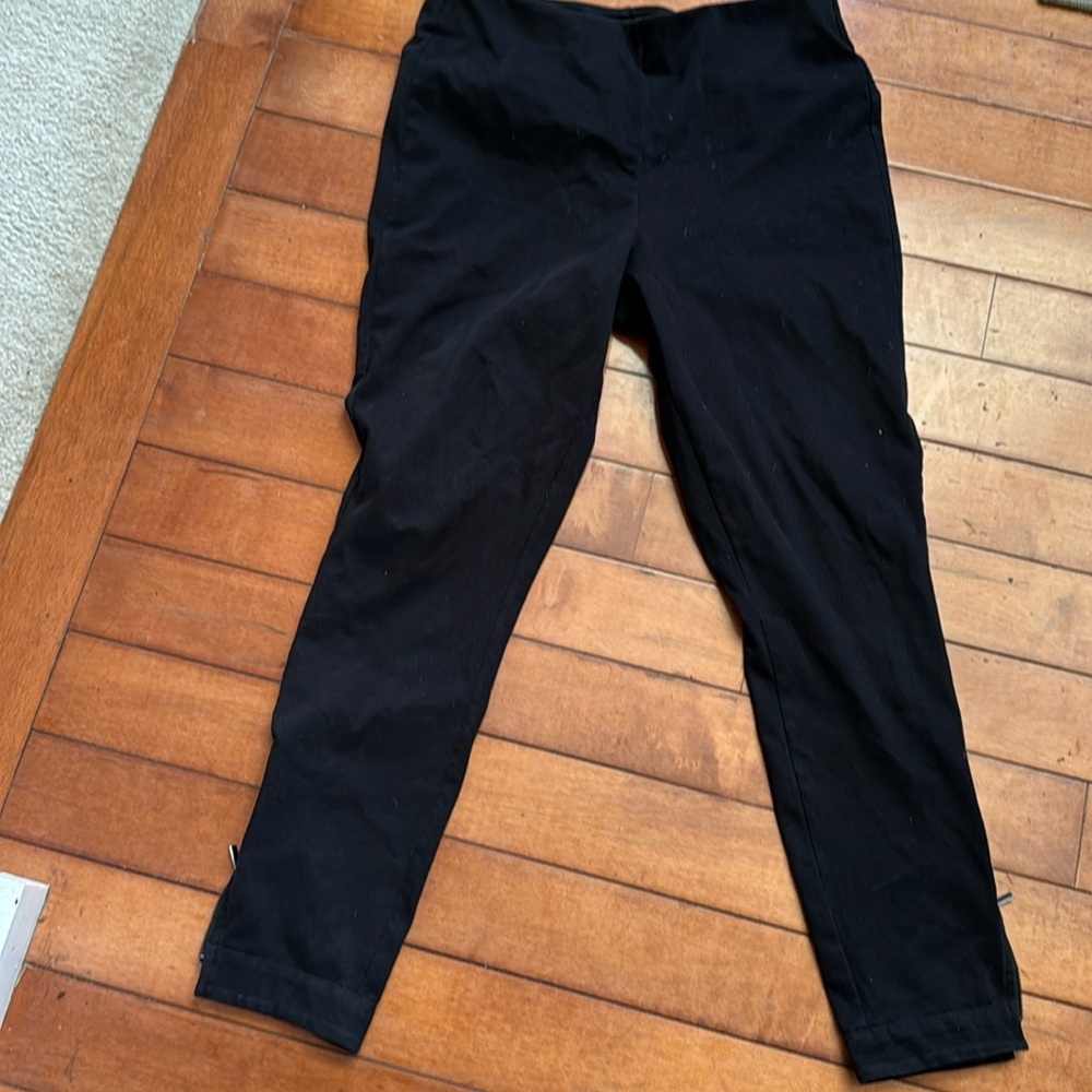 Utopia large junior size black in very good condition .Leggings